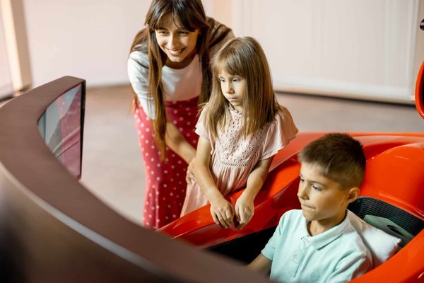 Le succès de « 4 mariages pour 1 lune de miel » : Une formule gagnante pour la télé-réalité française